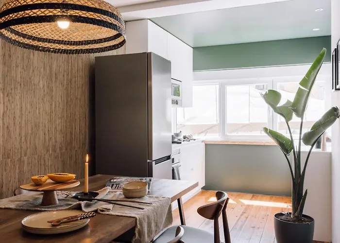 Luama - 2 Bedrooms In Campo De Ourique Apartment *